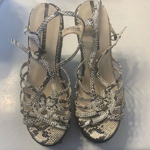 Attitude Black &White Wedges